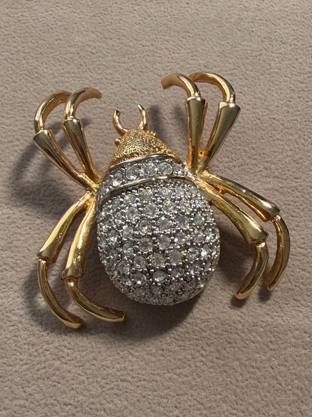 Vintage Unsigned Crystal Rhinestone Spider Statement Brooch Pin Gold Tone